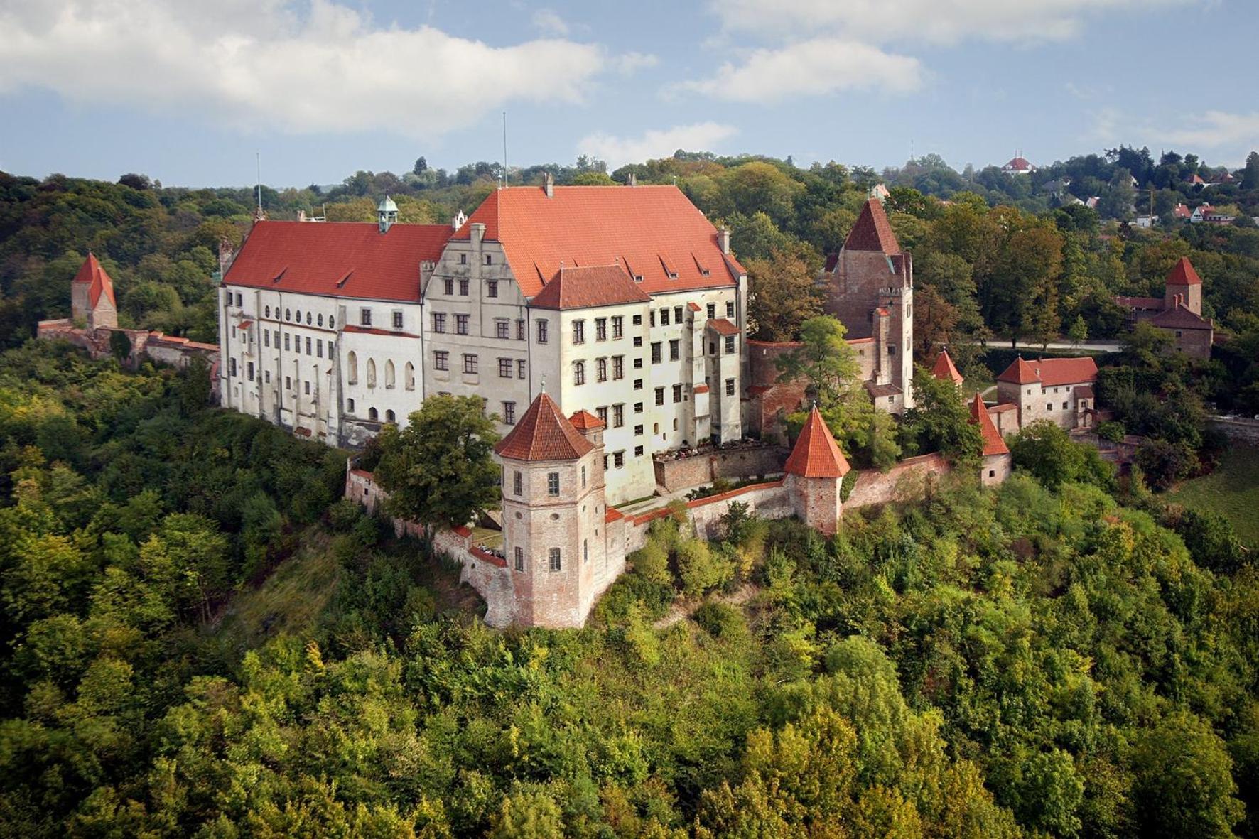 Hotel Goldene Sonne Ландсхут Экстерьер фото