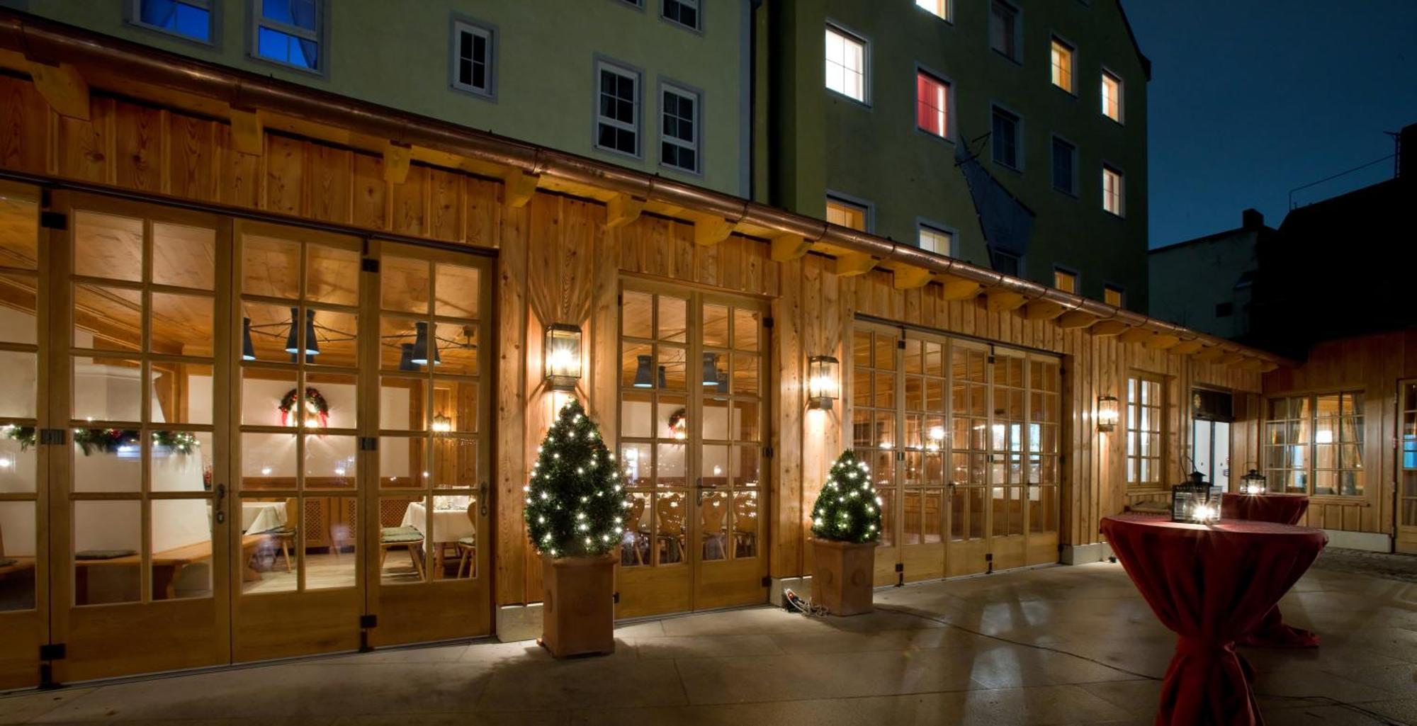 Hotel Goldene Sonne Ландсхут Экстерьер фото